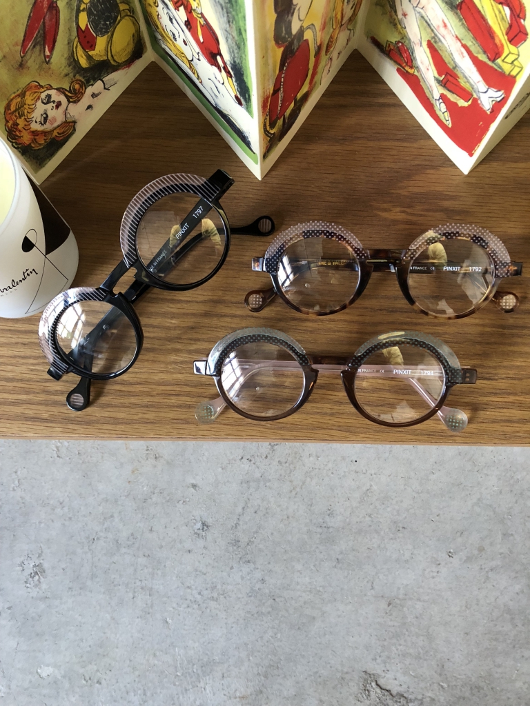 Anne et Valentin(アンバレンタイン) EMOJI ネイビー Anne et Valentin(アンバレンタイン) EMOJI ネイビー - メルカリ